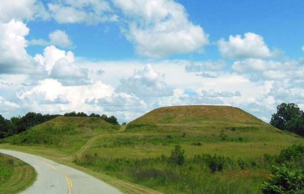 Photography, Mounds, and Storytelling: Building the Ocmulgee Narrative – by Eli Velasquez 